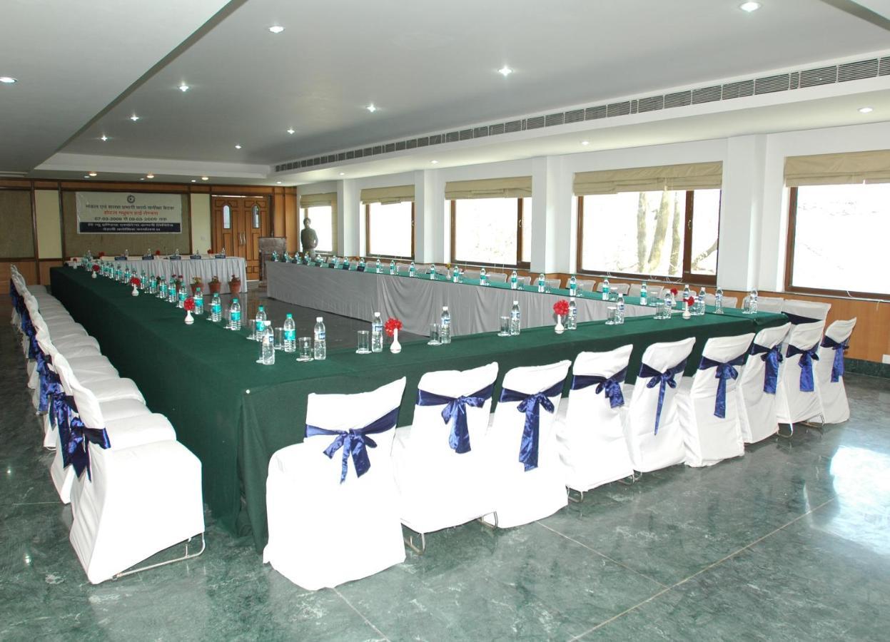 Madhuban Sarovar Portico Мусори Екстериор снимка