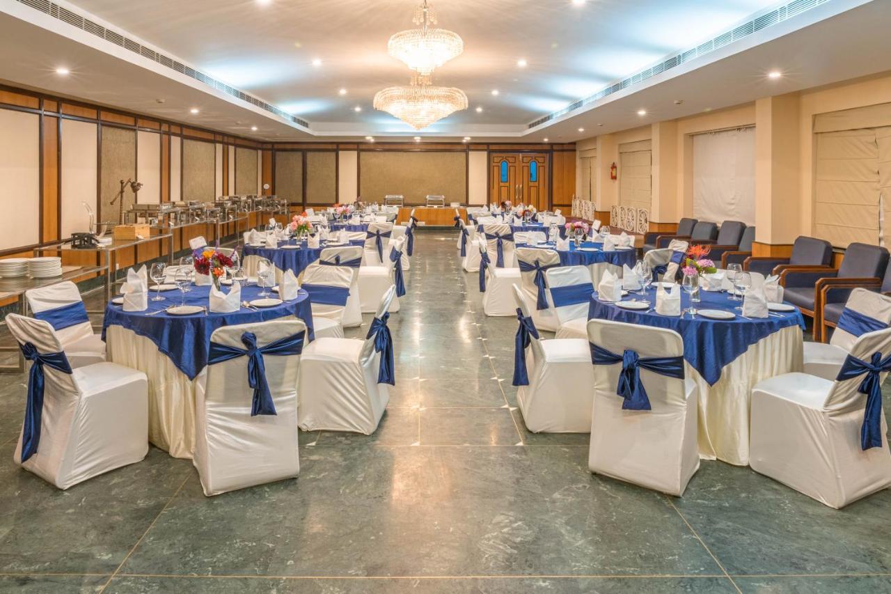 Madhuban Sarovar Portico Мусори Екстериор снимка