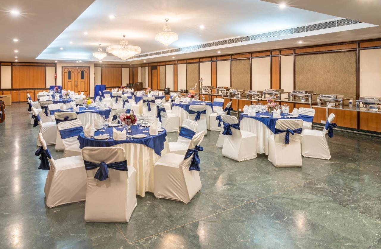 Madhuban Sarovar Portico Мусори Екстериор снимка